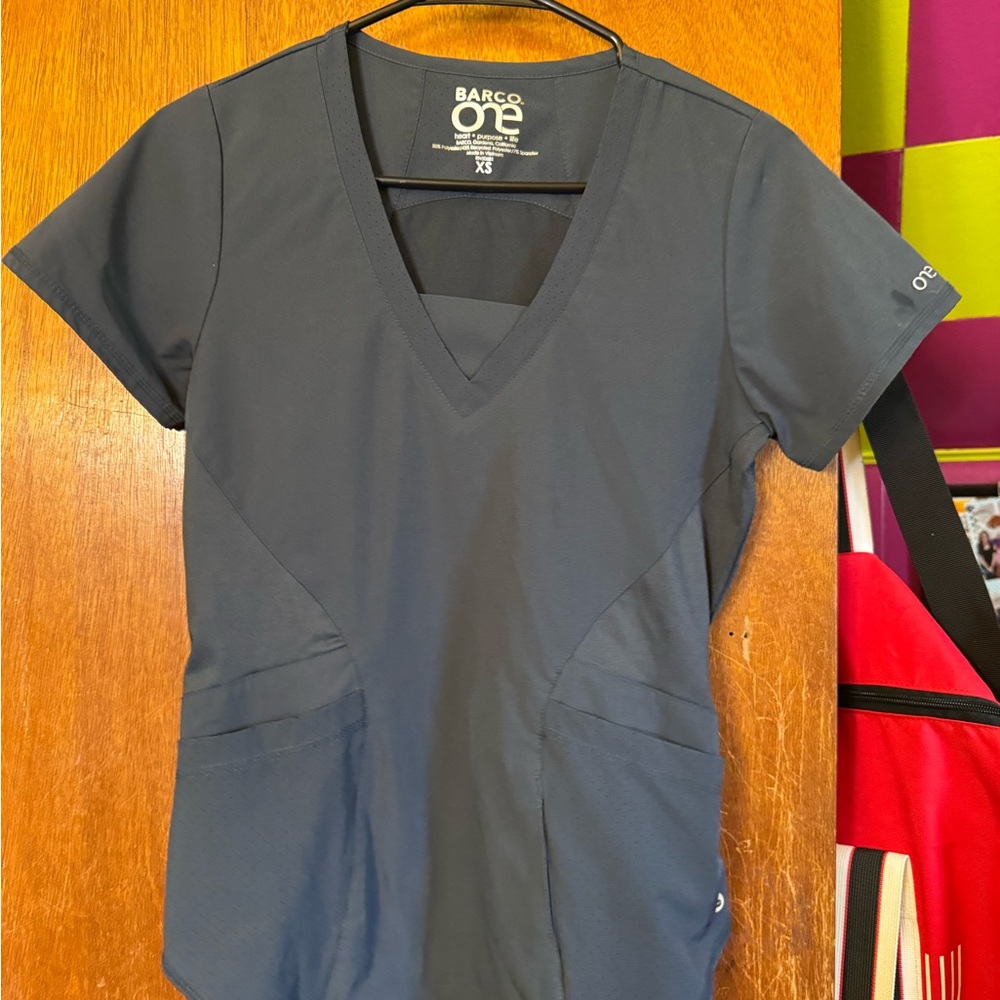 Barco Uniforms Women's Charcoal Scrub Top